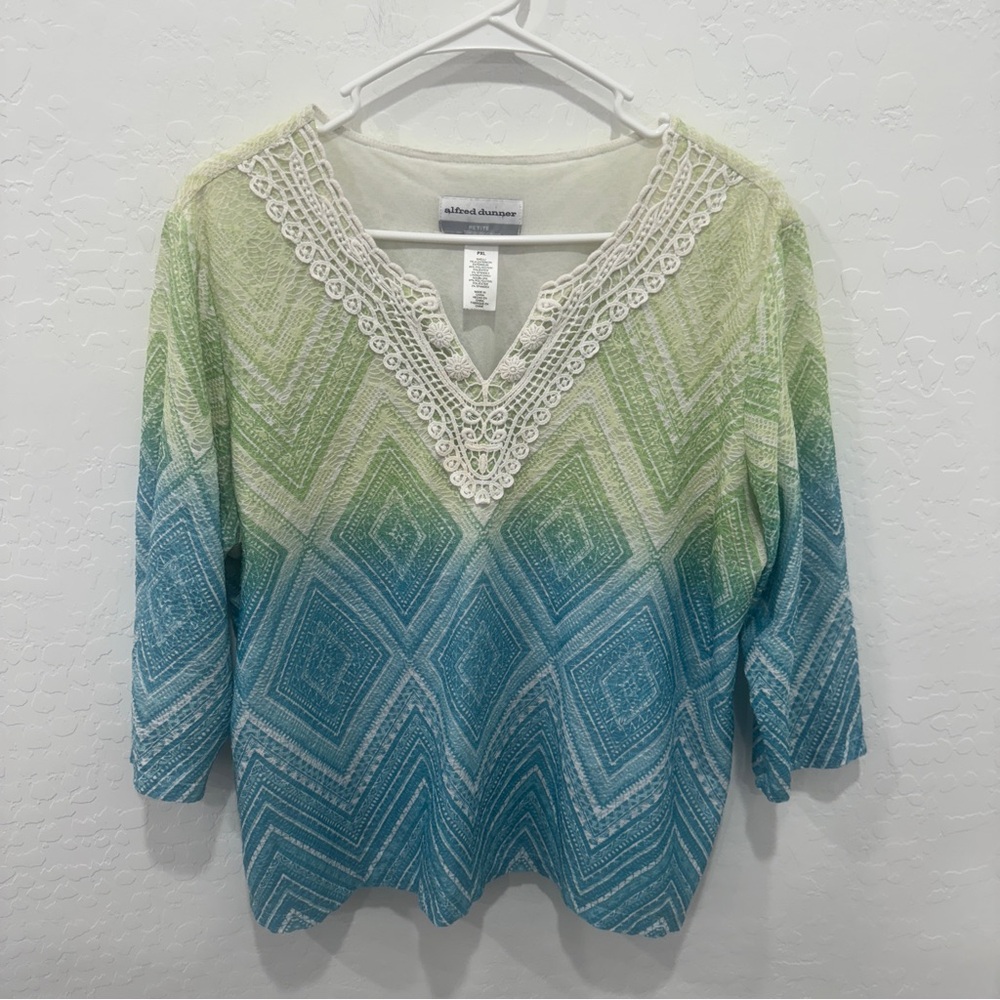 Alfred Dunner Blouse Womens PXL Blue Green Ombre Geometric Lace Neckline Summer